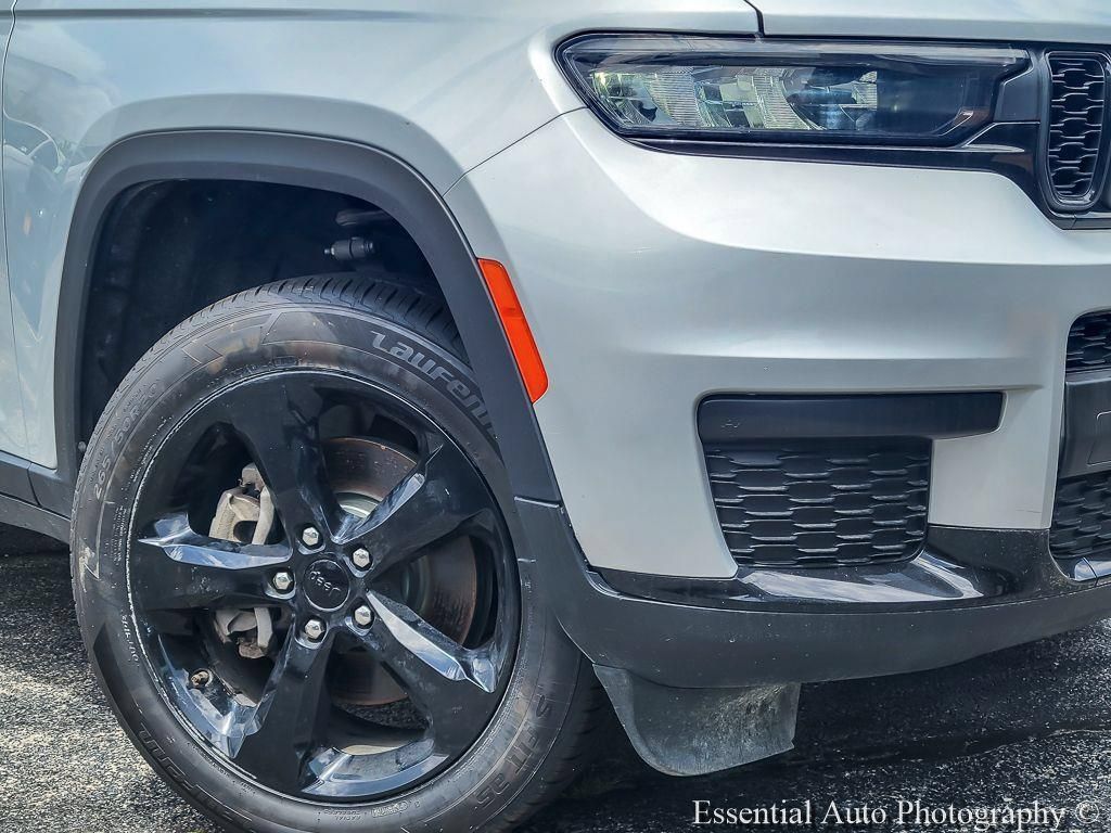 Used 2023 Jeep Grand Cherokee L Laredo RWD image 5