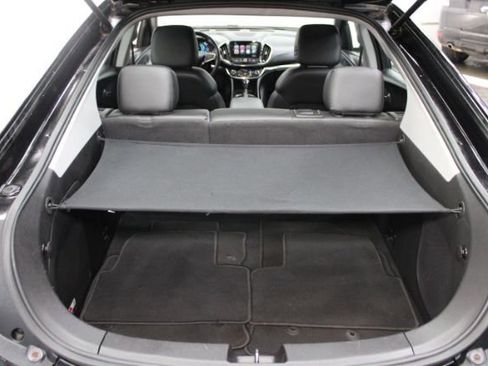 Used 2016 Chevrolet Volt Premier w/ Driver Confidence Package image 26