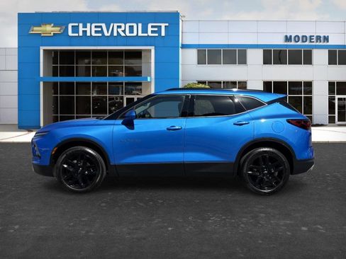 Used 2024 Chevrolet Blazer LT w/ Convenience Package FWD image 2