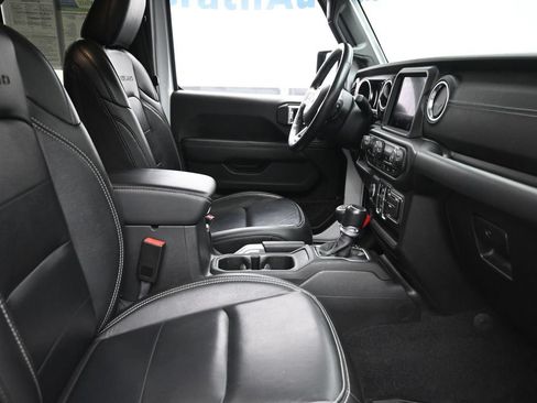 Used 2020 Jeep Gladiator Overland AWD/4WD image 9