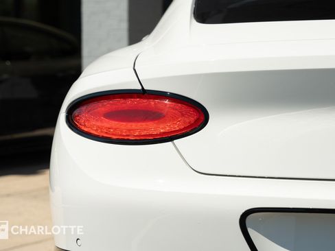 Used 2020 Bentley Continental GT V8 image 12