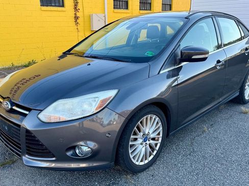 Used 2012 Ford Focus SEL image 2