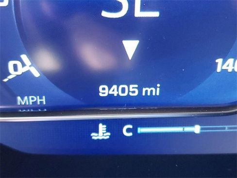 Used 2024 Chevrolet Suburban Z71 w/ Luxury Package image 14