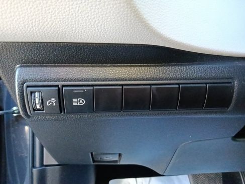 Used 2023 Toyota Corolla SE image 16