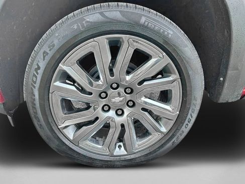 Used 2019 Chevrolet Silverado 1500 High Country w/ High Country Premium Package AWD/4WD image 11