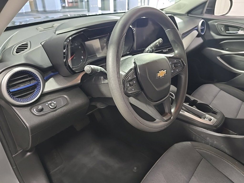 Used 2024 Chevrolet Trax LS FWD image 18