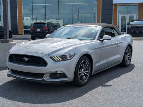 Used 2017 Ford Mustang GT Premium image 4