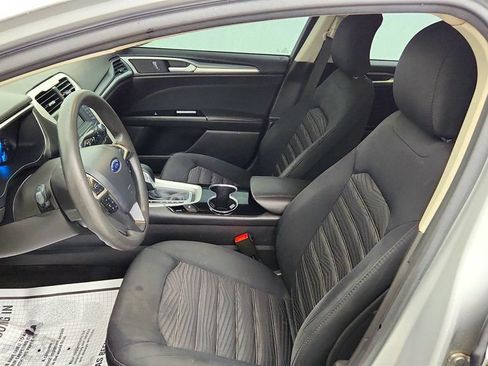 Used 2016 Ford Fusion SE FWD image 19
