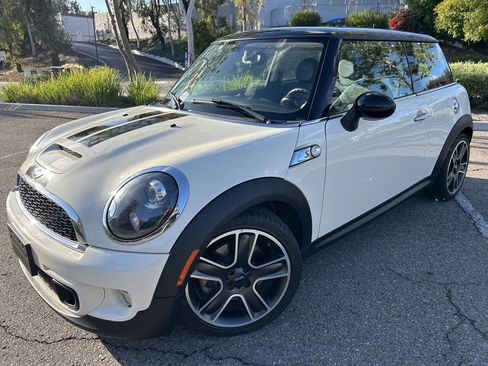 Used 2013 MINI Cooper S FWD image 1
