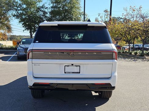 New 2025 Lincoln Navigator L Black Label image 10