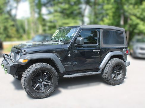 Used 2021 Jeep Wrangler Sport AWD/4WD image 4