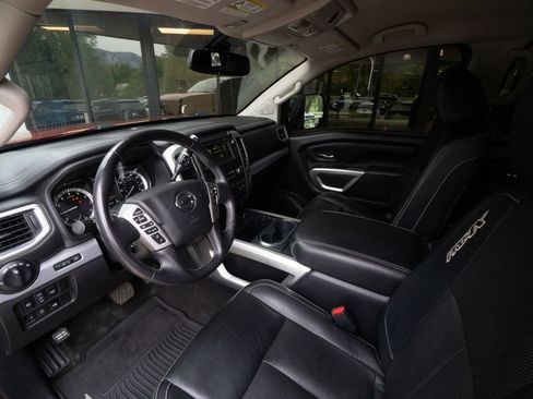 Used 2019 Nissan Titan PRO-4X w/ Pro-4x Convenience Package AWD/4WD image 9