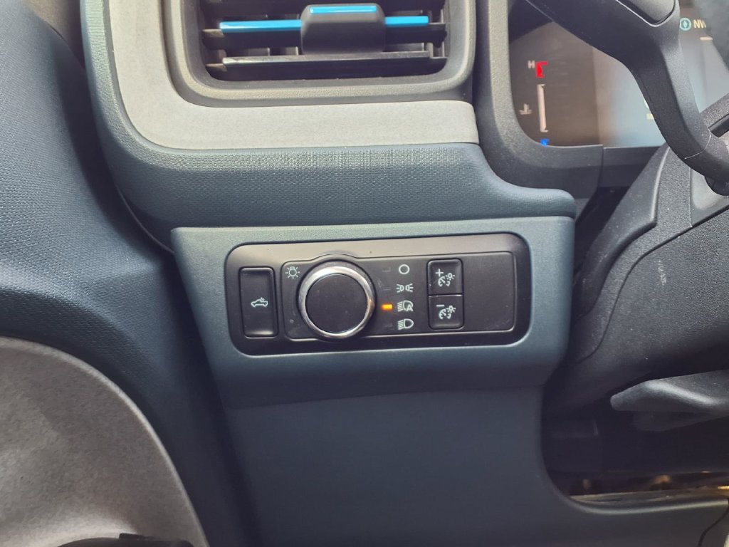Used 2025 Ford Maverick XLT w/ Equipment Group 302A AWD/4WD image 12