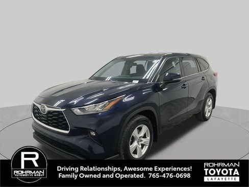 Used 2020 Toyota Highlander LE AWD/4WD image 1