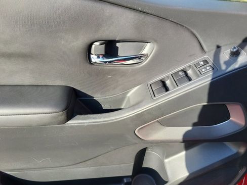 Used 2024 Nissan Frontier SV w/ SV Convenience Package image 27