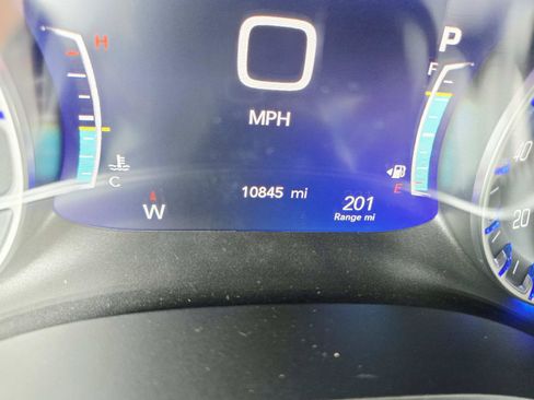 Used 2025 Chrysler Pacifica Limited FWD image 28