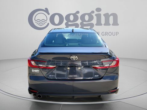 Used 2025 Toyota Camry SE FWD image 3