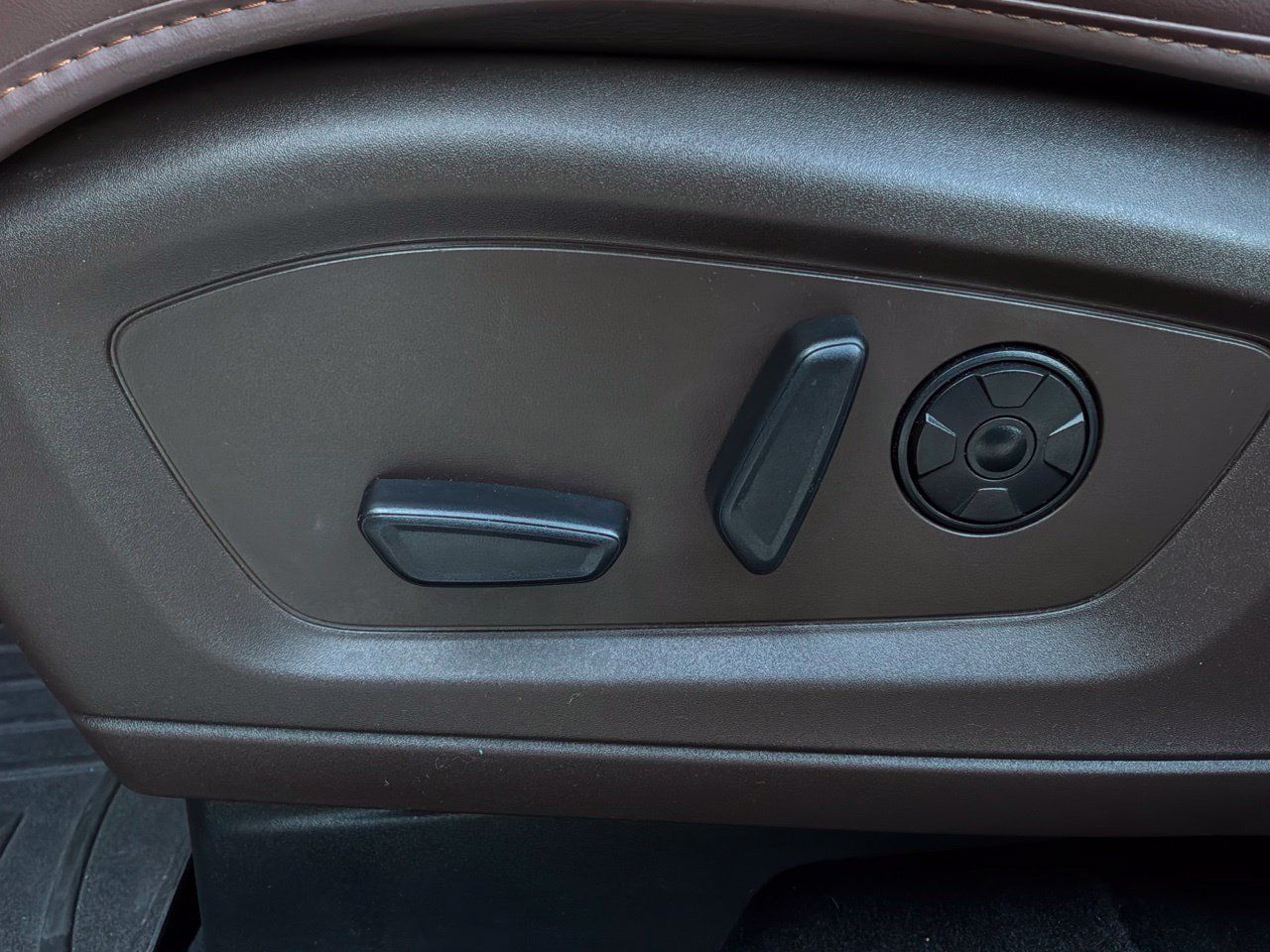 Used 2022 Ford Explorer King Ranch RWD image 12