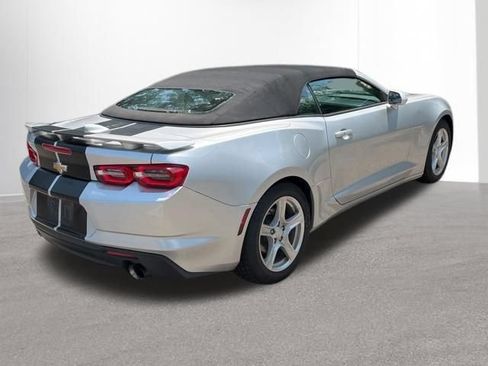 Used 2019 Chevrolet Camaro LT RWD image 4