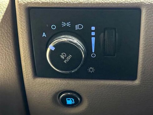 Used 2015 Jeep Grand Cherokee Limited AWD/4WD image 28