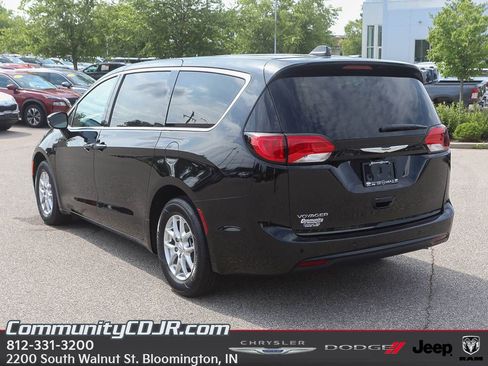 New 2025 Chrysler Voyager LX FWD image 6
