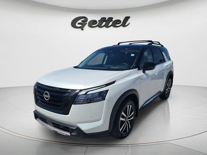 Used 2025 Nissan Pathfinder Platinum
