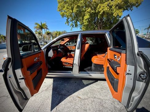 Used 2018 Rolls-Royce Phantom Sedan image 23