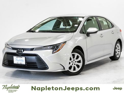 Used 2025 Toyota Corolla LE FWD image 1