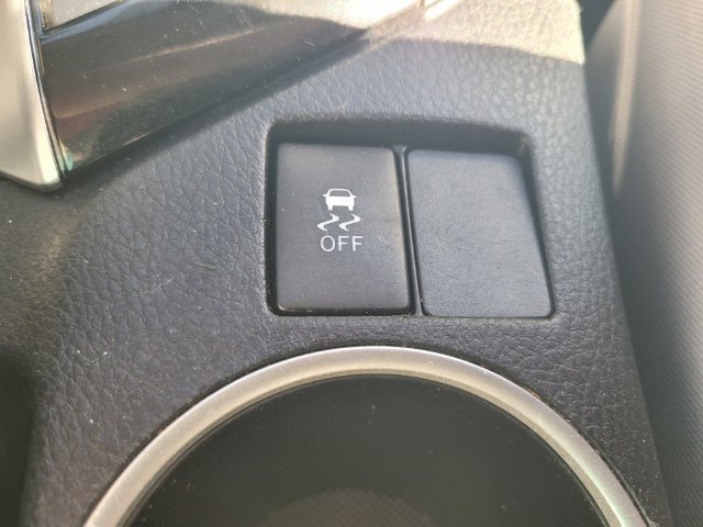 Used 2017 Toyota Corolla LE FWD image 25