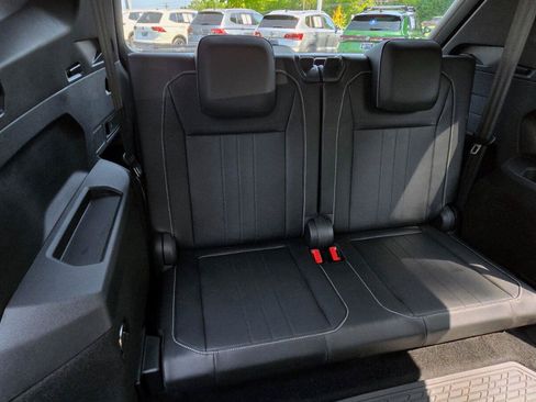 Used 2024 Volkswagen Tiguan SE R-Line FWD image 47