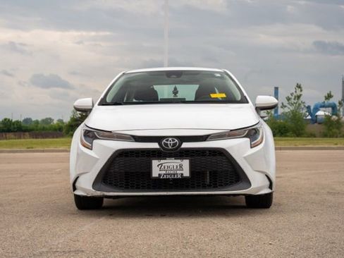 Used 2020 Toyota Corolla LE FWD image 2
