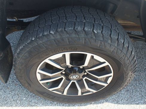 Used 2023 Toyota Tacoma TRD Sport w/ Black Out Package (TMS) AWD/4WD image 26