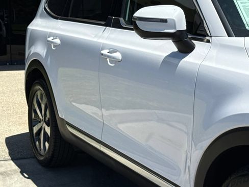 Used 2021 Kia Telluride EX w/ EX Premium Package FWD image 9