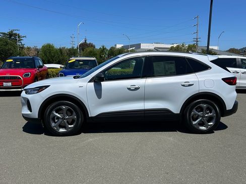 Used 2025 Ford Escape ST-Line w/ Equipment Group 301A FWD image 2