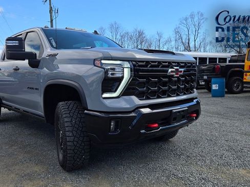 Used 2024 Chevrolet Silverado 2500 ZR2 w/ Technology Package image 1