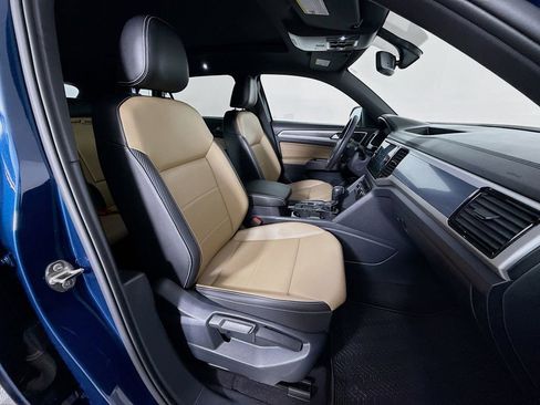 Used 2022 Volkswagen Atlas Cross Sport SE image 30