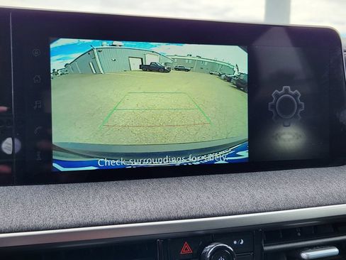 Used 2025 Nissan Kicks SV AWD/4WD image 14