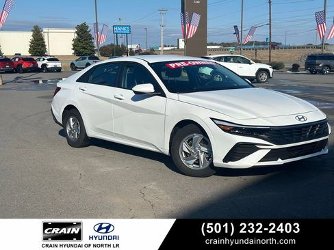 Used 2025 Hyundai Elantra SE image 1