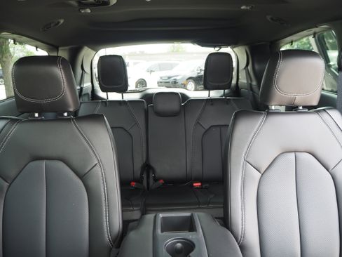 New 2025 Chrysler Pacifica Select w/ Uconnect Theater Family Group image 21
