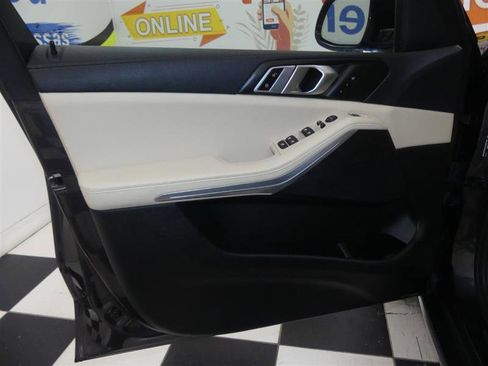 Used 2022 BMW X5 xDrive40i w/ Premium Package image 23