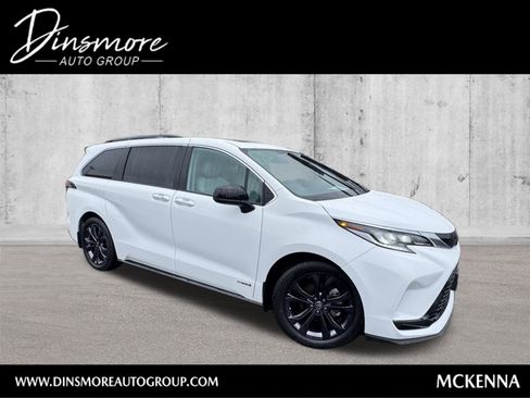Used 2021 Toyota Sienna XSE image 1