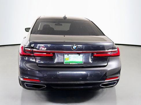 Used 2022 BMW 740i RWD image 8
