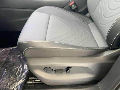 New 2026 Volkswagen Tiguan SE image 14