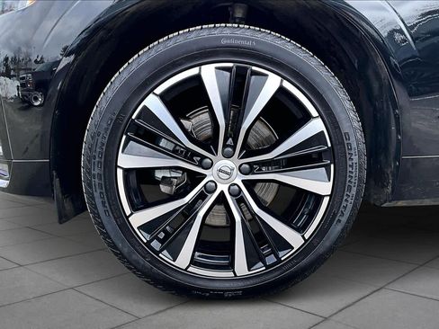 Certified 2023 Volvo XC60 B5 Plus w/ Protection Package Premier image 11