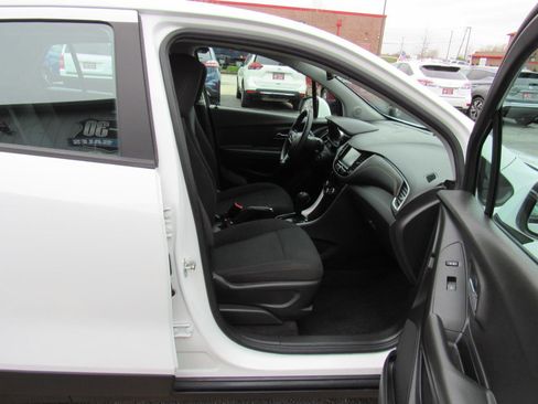 Used 2017 Chevrolet Trax LS image 25