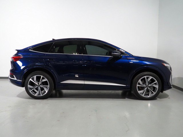 Used 2024 Audi Q4 e-tron quattro Premium Plus Sportback AWD/4WD image 5