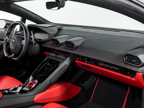 Used 2021 Lamborghini Huracan EVO RWD image 33