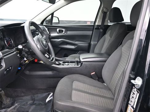 Used 2021 Kia Sorento LX image 10