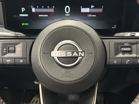 Used 2025 Nissan Kicks SR FWD image 15