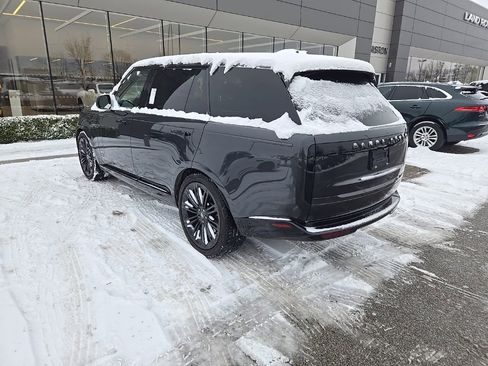 Used 2024 Land Rover Range Rover Long Wheelbase Autobiography image 7